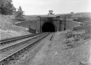 Photograph of Catesby Tunnel South Portal (1 of 2)